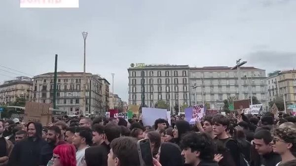 اعتراضات گسترده در ایتالیا در برابر گرانی زندگی، هزینههای نظامی و سیاستهای دولت ملونی - اسپوتنیک افغانستان  
