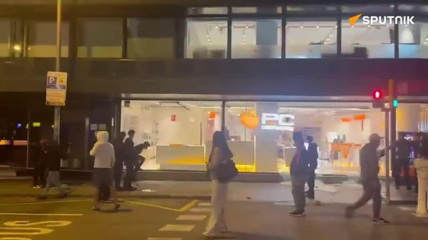 ناآرامیهای جوانان با گسترش اعتراضات در سراسر اروپا به بارسلونا رسید - اسپوتنیک افغانستان  
