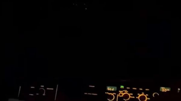 تصاویری از نمایش نور فضایی و ترسناک از پنجره جلو هواپیما در استرالیا - اسپوتنیک افغانستان  