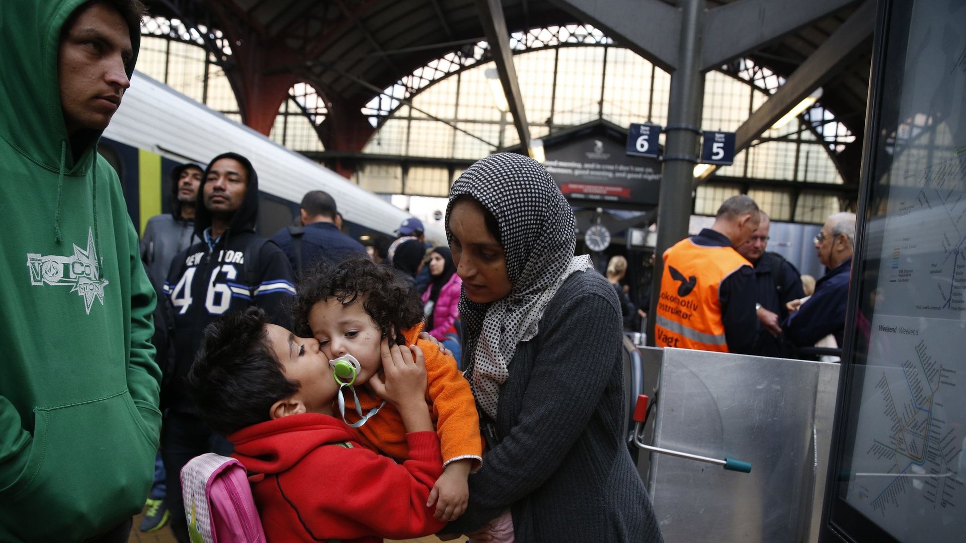 Syrian migrants arrive at main train station in Copenhagen (File) Syrian migrants arrive at main train station in Copenhagen (File) - اسپوتنیک افغانستان , 1920, 27.10.2026