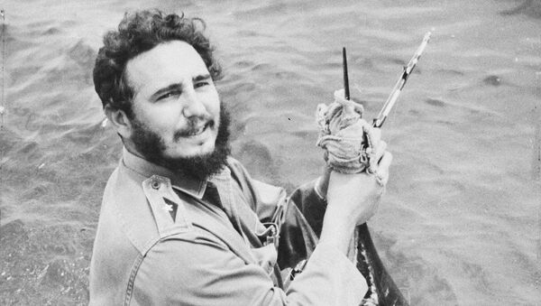 فیدل کاسترو، رهبر کوبا در مسابقه ماهیگیری « همینگوی» در هاوانا، کوبا - اسپوتنیک افغانستان  