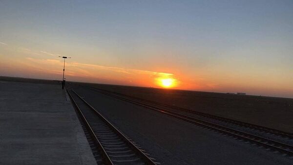 روسای جمهور افغانستان و ترکمنستان با قطار وارد آقینه شدند - اسپوتنیک افغانستان  