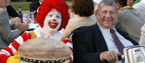 Автор знаменитого сэндвича Биг Мак в ресторанах Макдоналдс Джим Деллигатти - اسپوتنیک افغانستان  