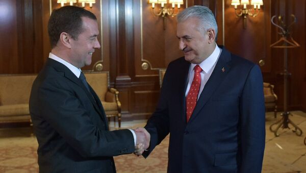 Dmitry Medvedev and Binali Yildirim - اسپوتنیک افغانستان  