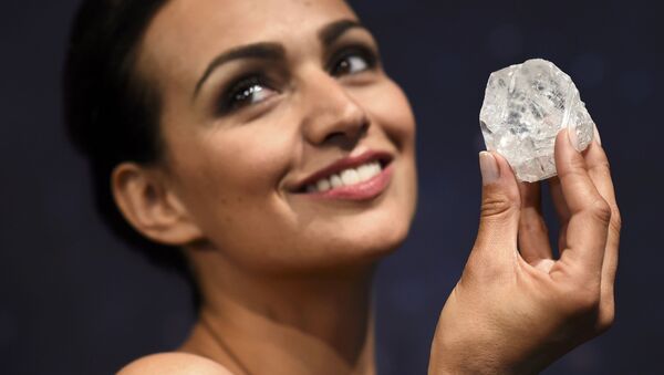 کشف یخ فرازمینی در درون قطعه‌ای الماس - اسپوتنیک افغانستان  