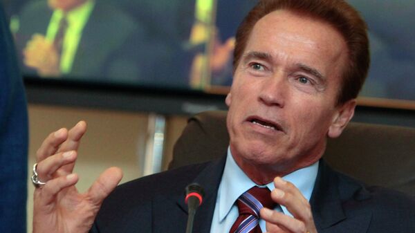 آرنولد برنامه تلویزیونی را که در آن به عوض ترامپ ظاهر می‌شد، ترک کرد - اسپوتنیک افغانستان  