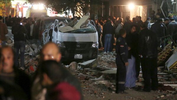 Пострадавший от взрыва автомобиль в городе Гиза, Египет - اسپوتنیک افغانستان  