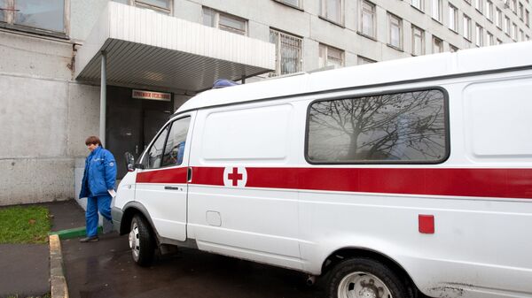 Скорая помощь у Морозовской детской городской клинической больнице в Москве - اسپوتنیک افغانستان  