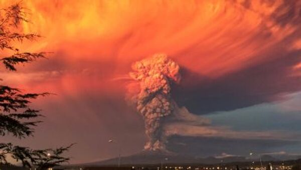 Извержение вулкана Кальбуко в Чили - اسپوتنیک افغانستان  