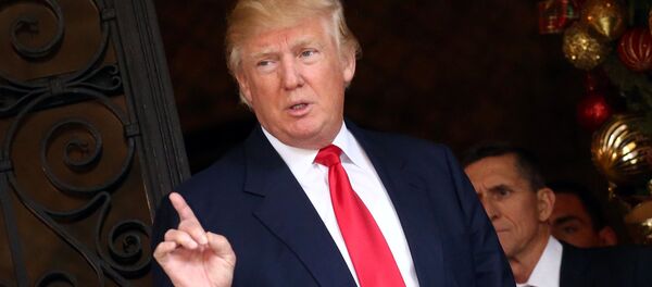 ترامپ احکامی را در مورد مهاجران مسلمان به امضاء می رساند ترامپ احکامی را در مورد مهاجران مسلمان به امضاء می رساند - اسپوتنیک افغانستان