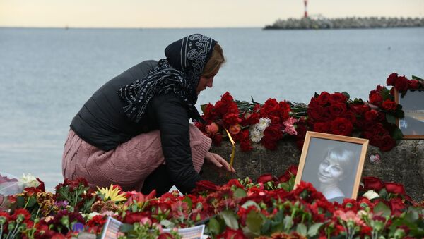 20 هزار تماشاگر صربی به افتخار قربانیان سقوط طیاره تو-154 یک آهنگ زمزمه کردند - اسپوتنیک افغانستان  
