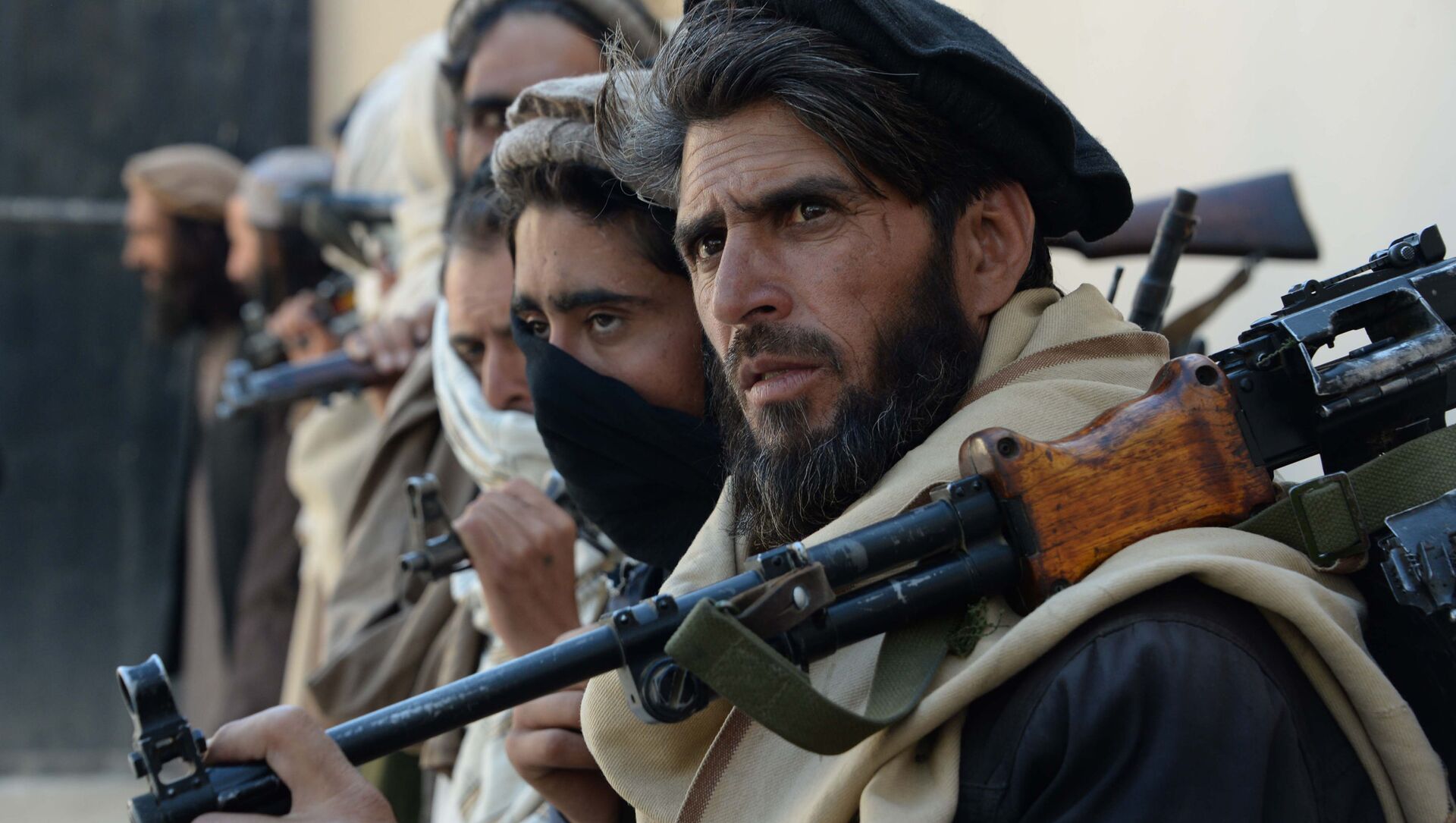 همزمان با آغاز خروج نیروهای خارجی، حملات طالبان افزایش یافته است - اسپوتنیک افغانستان  , 1920, 02.05.2021