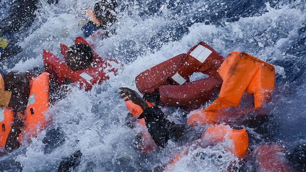 Спасение мигрантов в Средиземном море - اسپوتنیک افغانستان  