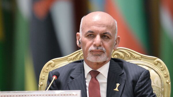 عذرخواهی رئیس جمهور غنی از خانواده‌های قربانیان بمباران هوایی کندز - اسپوتنیک افغانستان  