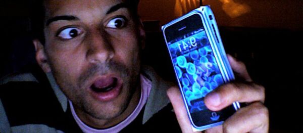 شکایت کاربران آیفون جدید از ریختن ریش و بروت شان شکایت کاربران آیفون جدید از ریختن ریش و بروت شان - اسپوتنیک افغانستان