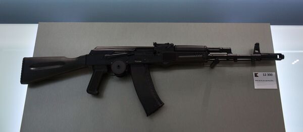 تفاوت های عمده АК-47 از تفنگ تهاجمی M16 تفاوت های عمده АК-47 از تفنگ تهاجمی M16 - اسپوتنیک افغانستان