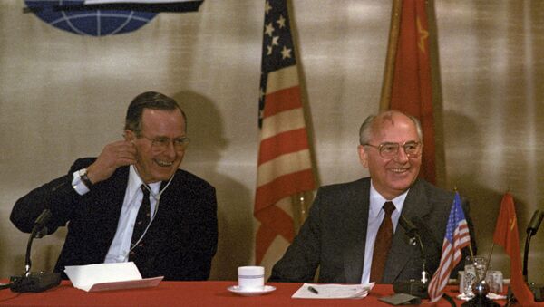 Неофициальная встреча на Мальте Генерального секретаря ЦК КПСС Михаила Горбачева и президента США Джорджа Буша, 1989 год - اسپوتنیک افغانستان  