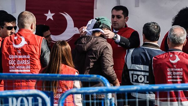 ترکیه: درصورت عدم استرداد سربازان فراری، توافقنامه درمورد مهاجرین را لغو می‌کنیم - اسپوتنیک افغانستان  