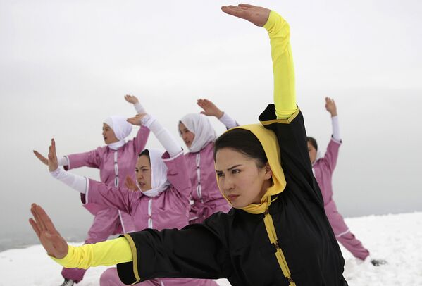تمرین هنرهای رزمی زنان در کابل - اسپوتنیک افغانستان  