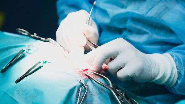 Хирург во время операции - اسپوتنیک افغانستان  