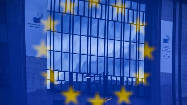 Отражение флага Евросоюза на здании в Брюсселе - اسپوتنیک افغانستان  
