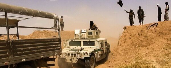 Боевики ДАИШ на границе Сирия и Ирака Боевики ДАИШ на границе Сирия и Ирака - اسپوتنیک افغانستان