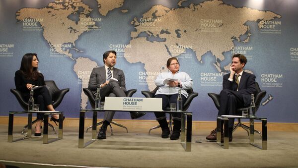 توضیح خلیل کرزی در باره سیاست خارجی افغانستان در چتم هاوس لندن - اسپوتنیک افغانستان  