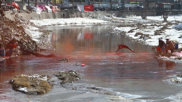 رنگ آب دریای کابل خون‌آلود شد - اسپوتنیک افغانستان  