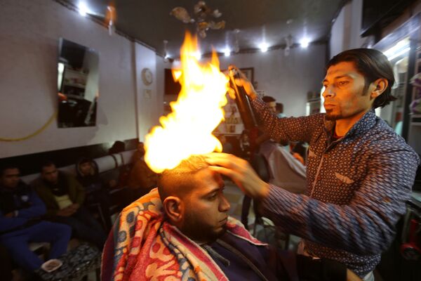 در سالون آرایشگاه شهر رفع، غزه - اسپوتنیک افغانستان  