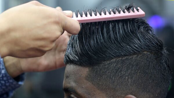 رنگ کردن مو برای مردان در ترکیه ممنوع شد - اسپوتنیک افغانستان  