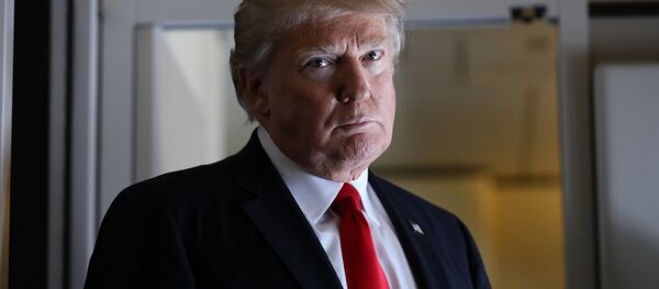 نظرسنجی فاکس نیوز نشان داد که اعتماد امریکایی‌ها به ترامپ بیشتر از اعتماد به رسانه‌ها است - اسپوتنیک افغانستان  