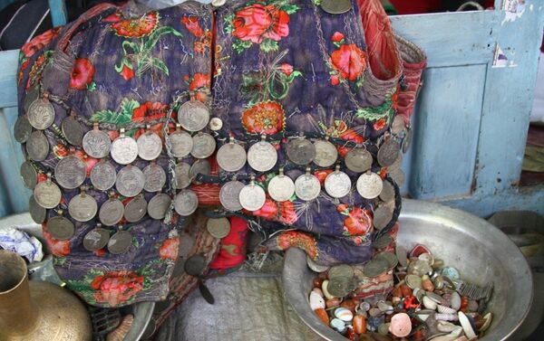 ترویج استفاده از زیورآلات قدیمی هزارگی در کشورهای غربی - اسپوتنیک افغانستان  