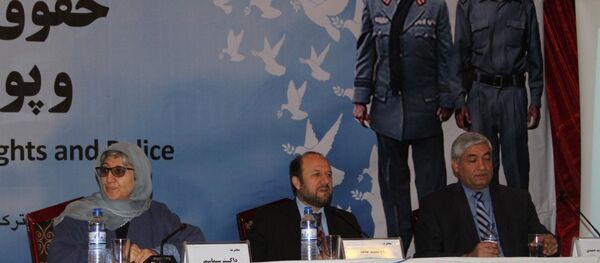 سیماسمر به پولیس: تخطی‌های جدی را بی‌پاسخ نگذارید - اسپوتنیک افغانستان  