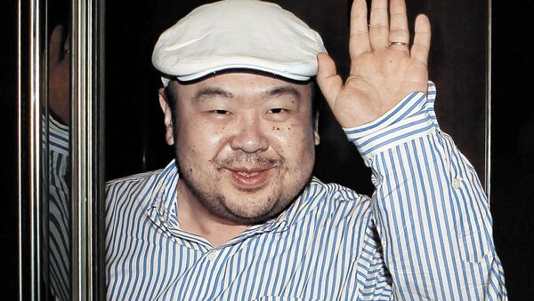 In this June 4, 2010 file photo, Kim Jong Nam, the eldest son of North Korean leader Kim Jong Il, waves after his first-ever interview with South Korean media in Macau, China - اسپوتنیک افغانستان  