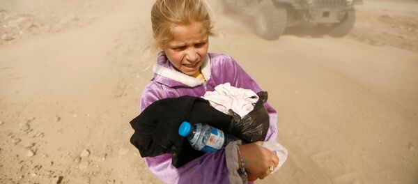 Арабская девушка-беженка в западной части Мосула - اسپوتنیک افغانستان  