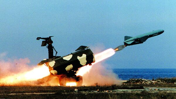 Пуск противокорабельной крылатой ракеты с наземного комплекса во время учений Черноморского флота - اسپوتنیک افغانستان  