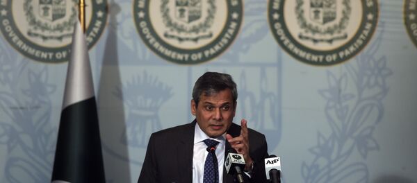 Spokesman of the Pakistan's Foreign Ministry Nafees Zakaria speaks at a press conference in Islamabad on September 29, 2016 Spokesman of the Pakistan's Foreign Ministry Nafees Zakaria speaks at a press conference in Islamabad on September 29, 2016 - اسپوتنیک افغانستان