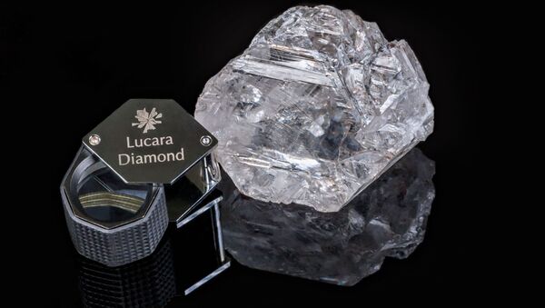 کشف یکی بزرگترین الماس تاریخ در افریقا - اسپوتنیک افغانستان  