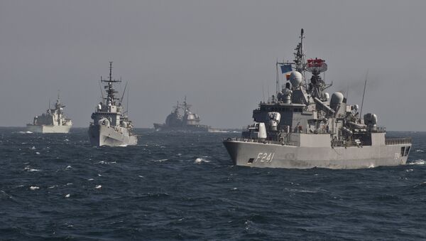 تعقیب کشتی جنگی امریکا توسط قوای بحری روسیه - اسپوتنیک افغانستان  