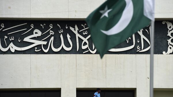 پاکستان یک رهبر شبه نظامی پشتیبان طالبان را از بند آزاد کرد - اسپوتنیک افغانستان  