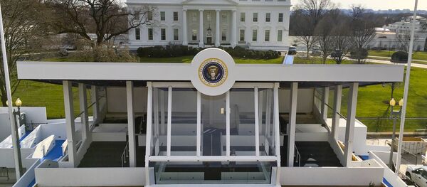 Reviewing stand on Pennsylvania Avenue in front of the White House for 2017 Presidential inauguration. Reviewing stand on Pennsylvania Avenue in front of the White House for 2017 Presidential inauguration. - اسپوتنیک افغانستان