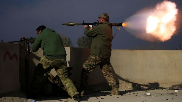 Иракские военные во время боя с боевиками Исламского государства на юге Мосула, Ирак - اسپوتنیک افغانستان  
