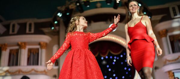 یکی از اشتراک کننده گان مسابقه زیبای یکی از اشتراک کننده گان مسابقه زیبای - اسپوتنیک افغانستان