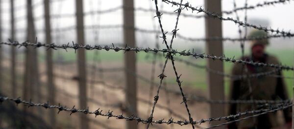 واکنشها به نوشتن نام مرز رسمی در گذرگاه تورخم واکنشها به نوشتن نام مرز رسمی در گذرگاه تورخم - اسپوتنیک افغانستان