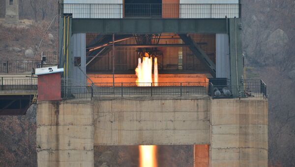 Испытание нового высокопроизводительного ракетного двигателя в КНДР - اسپوتنیک افغانستان  