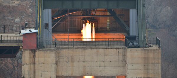 Испытание нового высокопроизводительного ракетного двигателя в КНДР - اسپوتنیک افغانستان  