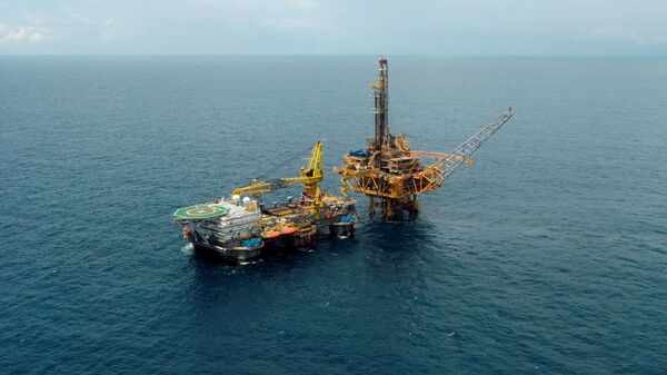 Морская нефтедобывающая платформа в месторождении Моктхинь во Вьетнаме - اسپوتنیک افغانستان  