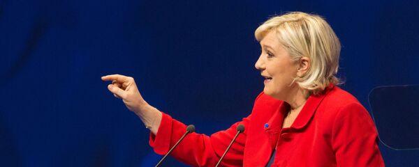 Лидер политической партии Франции Национальный фронт Марин Ле Пен в Лилле Лидер политической партии Франции Национальный фронт Марин Ле Пен в Лилле - اسپوتنیک افغانستان