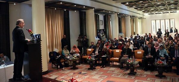 توصیه عبدالله زنان: تسلیم شرایط نامساعد کاری نشوید - اسپوتنیک افغانستان  