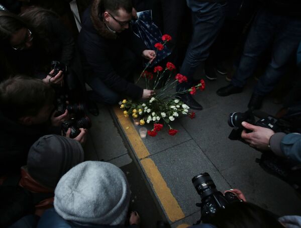 مراسم یاد بود از کشته شدگان حمله انتحاری در متروی سن پترزبورگ - اسپوتنیک افغانستان  